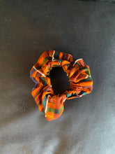 Load image into Gallery viewer, African Print Scrunchies
