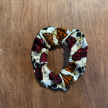 Load image into Gallery viewer, African Print Scrunchies
