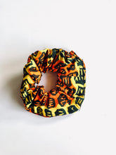 Load image into Gallery viewer, African Print Scrunchies
