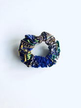 Load image into Gallery viewer, African Print Scrunchies
