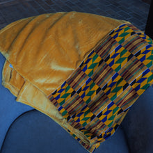 Load image into Gallery viewer, African Print Throw Blanket
