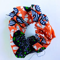 Load image into Gallery viewer, African Print Scrunchies
