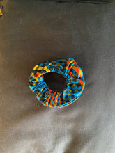 Load image into Gallery viewer, African Print Scrunchies
