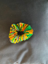 Load image into Gallery viewer, African Print Scrunchies
