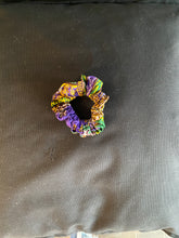 Load image into Gallery viewer, African Print Scrunchies
